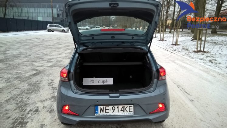 Test Hyundai i20 Coupe diesel manual Radio Bezpieczna Podróż