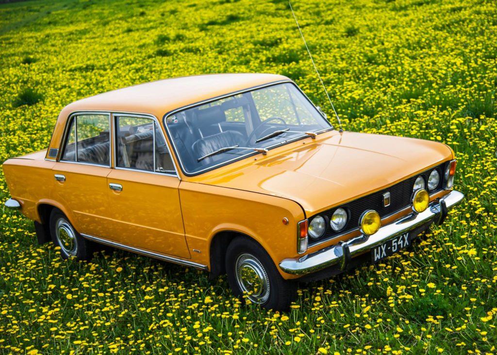 Polski Fiat 125p - różne kolory, ten żółty nazywał się Bahama Yellow i świetnie się sprzedawał