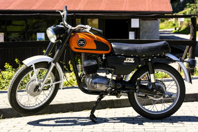 Historia motocykla WSK produkowanego przez Wytwórnie Sprzętu Komunikacyjnego w Świdniku.