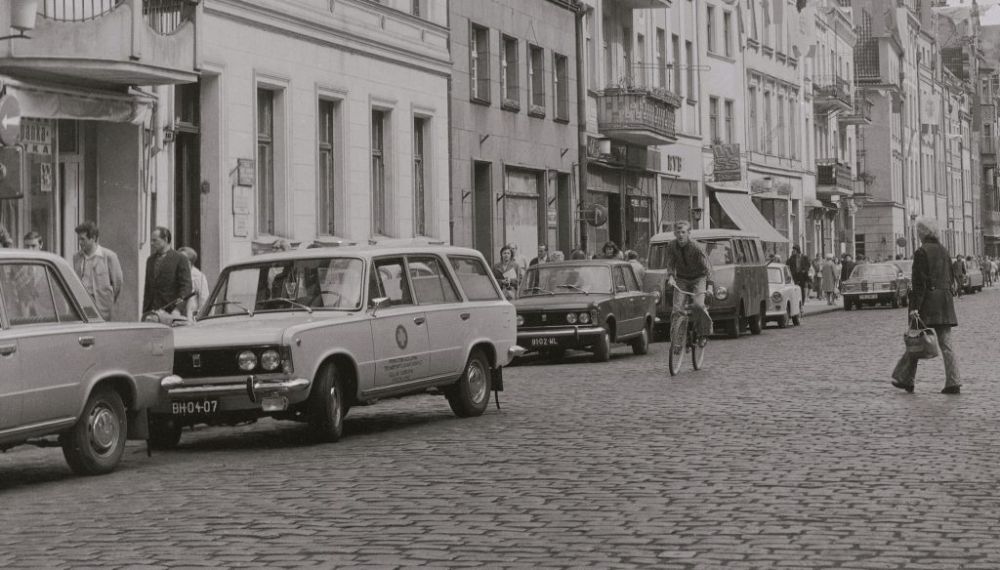 Polski Fiat 125p kombi, tu jako sanitarka w powiatowej kolumnie sanitarnej.