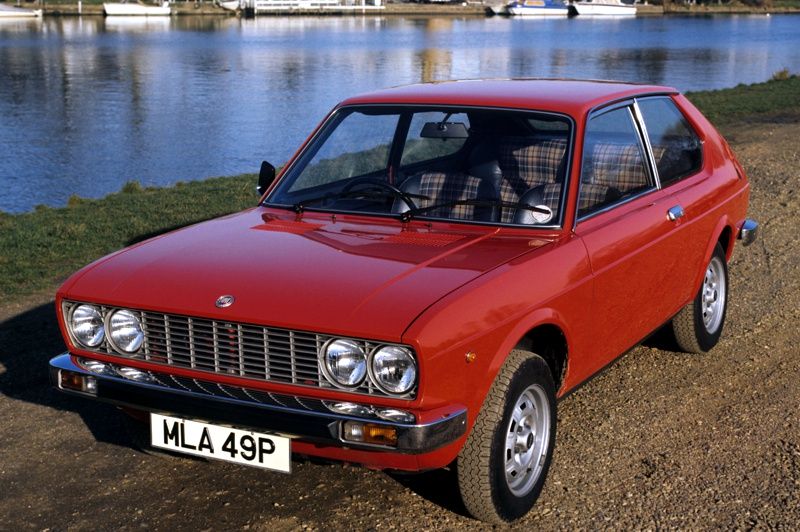 Fiat 128 3p tu w wersji specjal i kolorze czerwonym