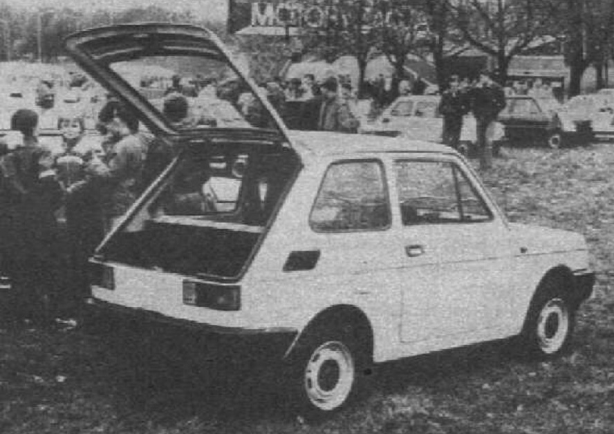 FIAT 126p Ryjek samochód z przednim napędem Radio