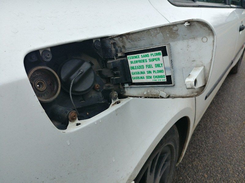instalacja LPG w samochodzie  - gniazdo napełniania