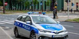 radiowóz policyjny Toyota Auris