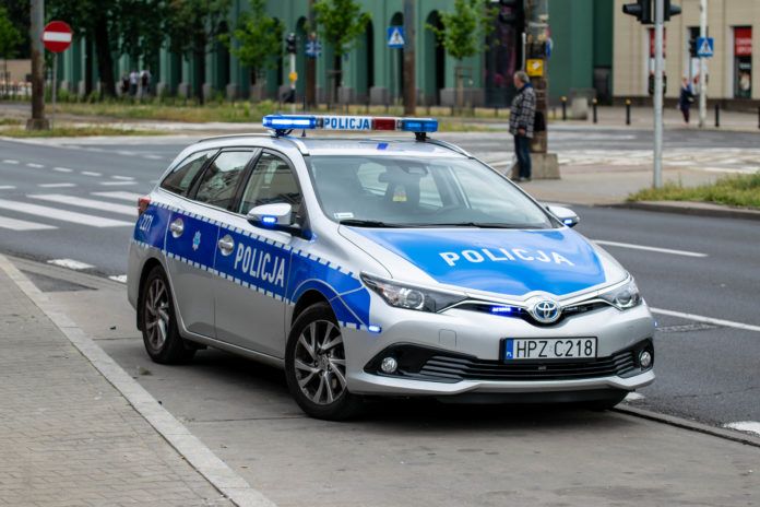radiowóz policyjny Toyota Auris