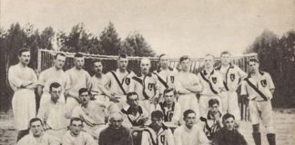 Na zdjęciu pierwsi zawodnicy CWKS Legia Warszawa. Rok 1916