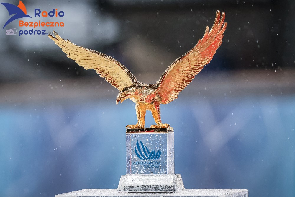 Na zdjęciu złoty orzeł nagroda za wygranie turnieju czterech skoczni w Puchar Świata w Skokach Narciarskich