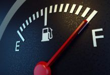 zblizenie-samochodowego wskaznika paliwa