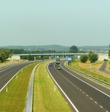 Widok autostrady A2 w pobliżu miasta Koło