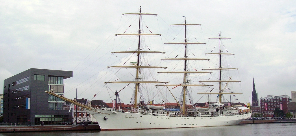 Gdynia: “Dar Młodzieży” wraca do macierzystego portu i zaprasza na pokład