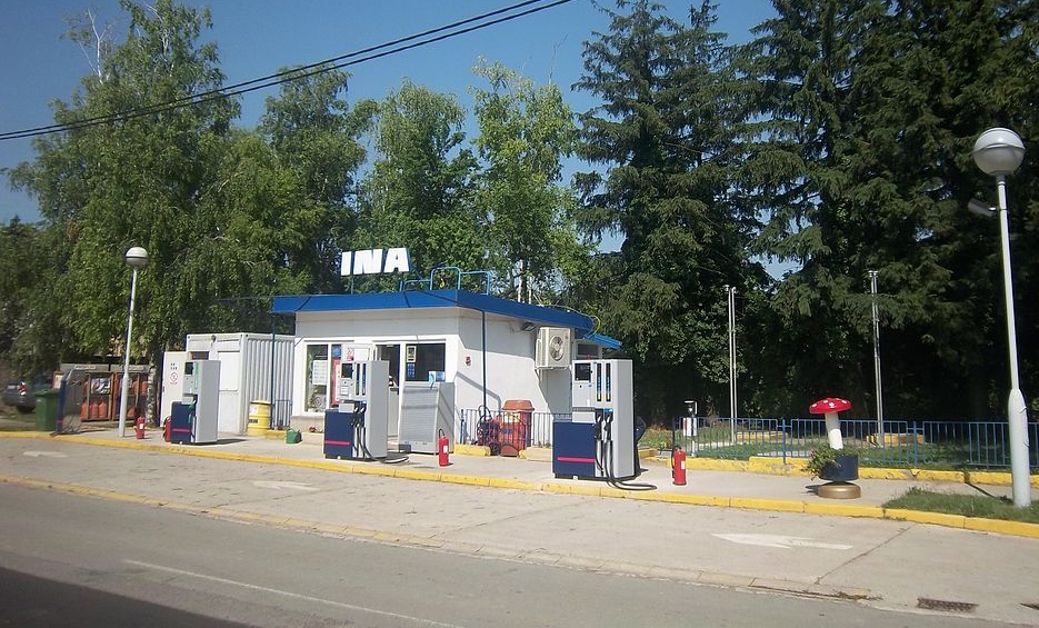 stacja benzynowa gdzieś na świecie