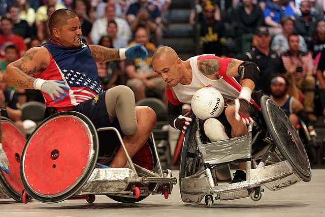 Na zdjęciu niepełnosprawni zawodnicy od rugby.