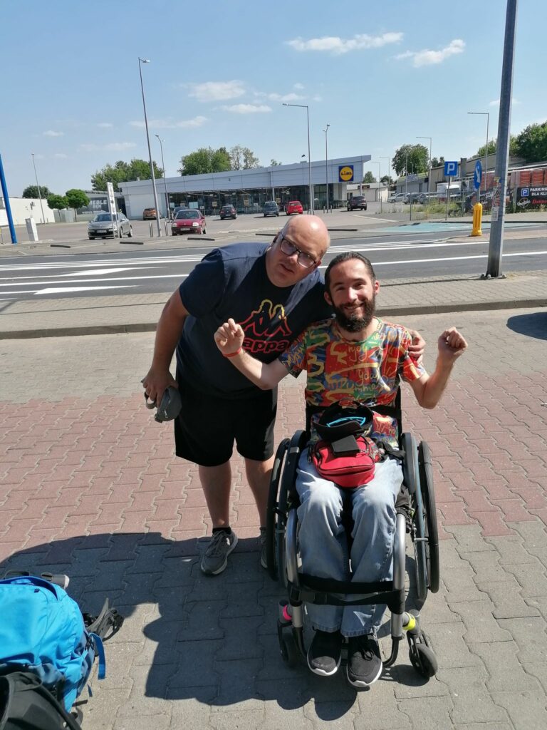 Na zdjęciu autor artykułu wraz z przyjacielem Jankiem na wyjeździe w Kole na zlocie motocykli.