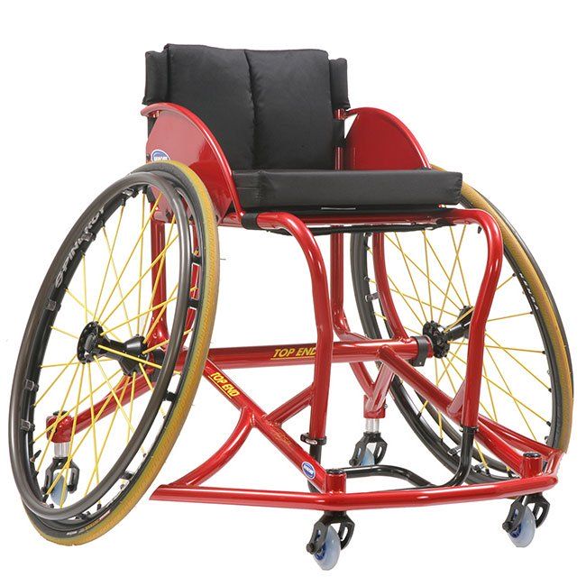 Na zdjęciu jest wózek inwalidzki sportowy do gry w koszykówkę. Koszykówka na wózkach inwalidzkich