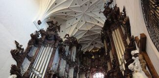 Sezon muzyki organowej 2022 otwarty. Na fotografii zbliżenie na zabytkowe organy w Oliwskiej Katedrze.