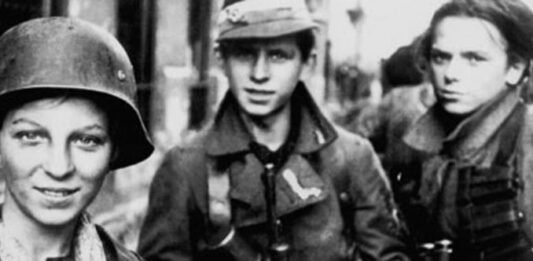 Powstanie Warszawskie wybuchło 1 sierpnia 1944 - powstańcy