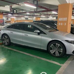 Mercedes-Benz_EQS_front_quarter_view_in_China