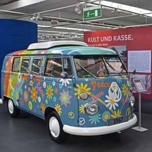 Wolfsburg_Automuseum_VW_Hippie-Bus
