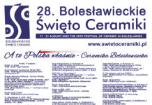 28 Bolesławieckie Święto Ceramiki. Biały plakat, a na nim plan pięciodniowej imprezy. Wszystko w kolorze ciemnej śliwki węgierki.