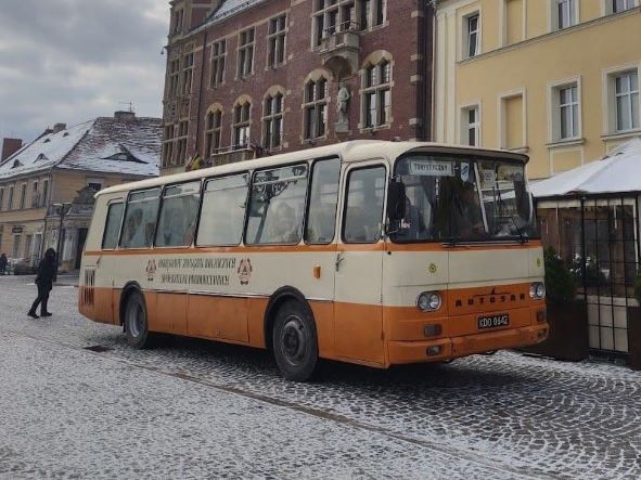 XVIII Wołomińskim Zlocie Pojazdów Zabytkowych autobus marki Autosan