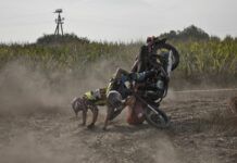 wypadek motocyklistów VII Cross Country Motocykli Zabytkowych i Klasycznych 26-28.08.2022 Obory nieopodal Iłowa