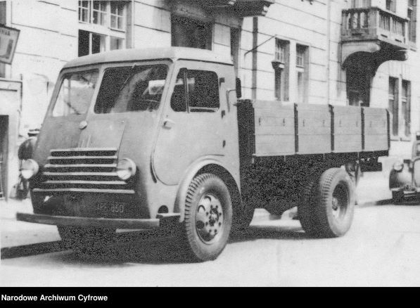 Pierwszy-samochod-ciezarowy-polskiej-produkcji-Star-20 -Elektryczny samochód z Huty Stalowa Wola Stal 158 wyglądał jak młodszy brat; Elektryczny samochód z Huty Stalowa Wola 