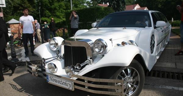 lincoln-town-car-excalibur-limuzyna