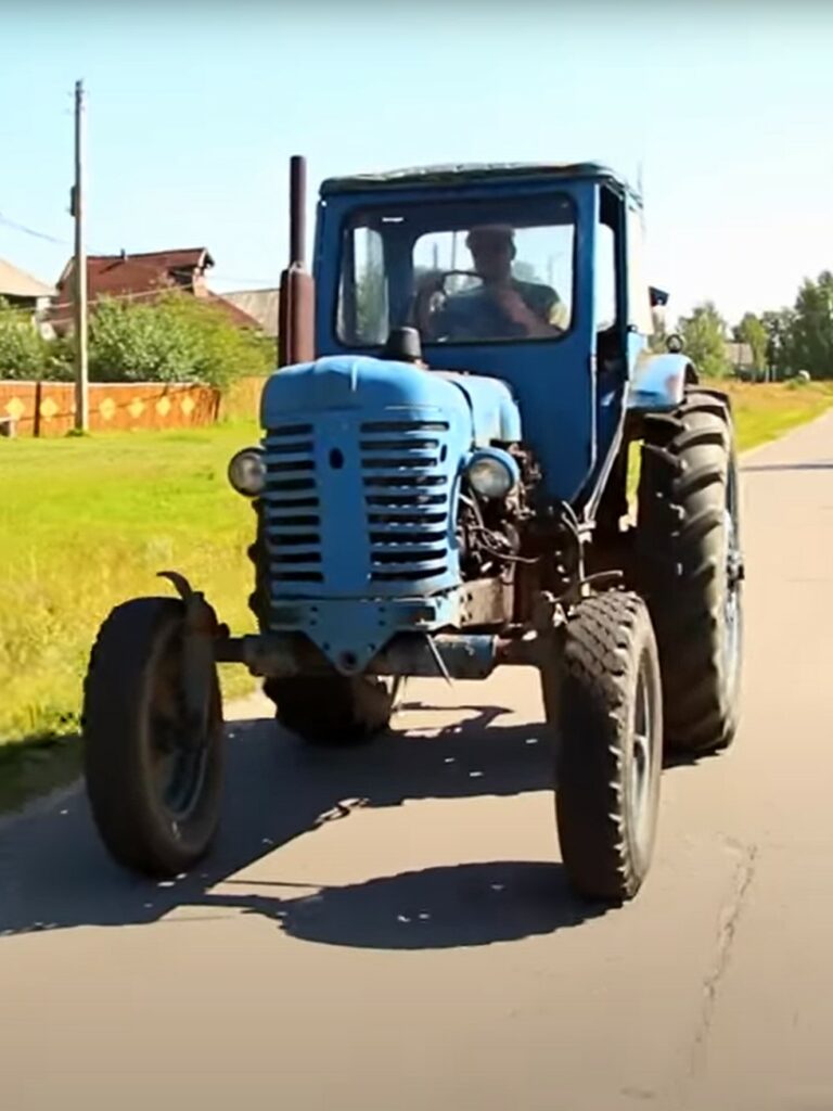 Traktor MTZ-50 według Aleksandra Łukaszenki przód