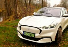 elektryczny samochód ford mustang mach-e - Tesla tanieje