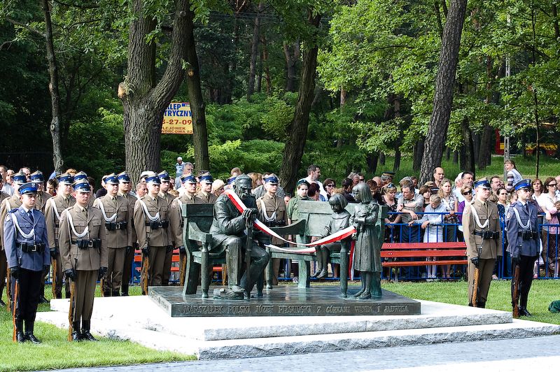13 czerwca 2010 na Skwerze Niepodległości w Sulejówku odbyła się uroczystość odsłonięcia pomnika Marszałka Józefa Piłsudskiego.