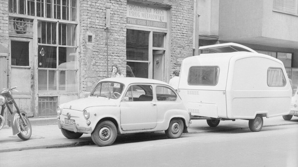 Fiat z przyczepą N-126 lata 70. foto-NAC