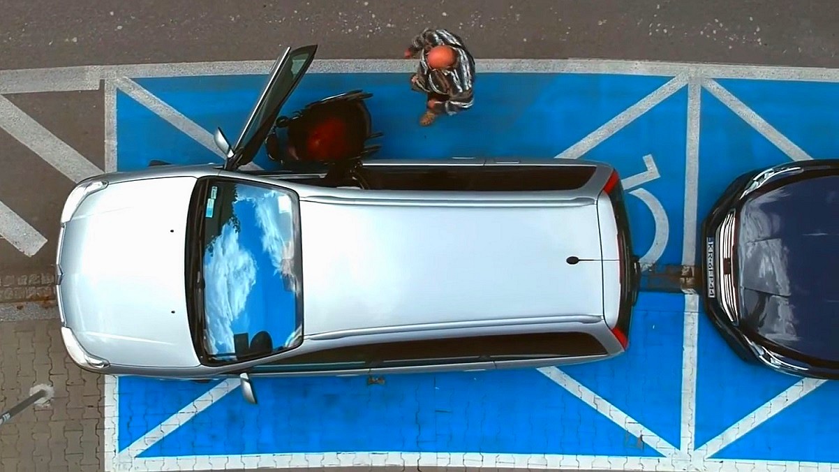 Za Kierownicą Bez Barier! Prawo Jazdy dla Osób z niepełnosprawnościami.