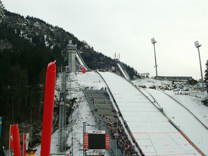 Na zdjęciu skocznia narciarska Półmetek Turnieju Czterech Skoczni