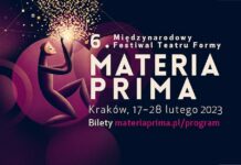 6 Festiwal MATERIA PRIMA 2023. Plakat festiwalu w odcieniach fioletu. Centralna postać W przysiadzie tonie w mroku. Plakat zawiera tytuł i datę festiwalu.
