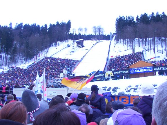Na zdjęciu jest skocznie w Willingen MuhlenkopfschanzeWillingen kolejny przystanek skoki narciarskie.