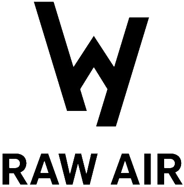 Na zdjęciu jest logo Raw Air. Raw Air turniej w skokach narciarskich.