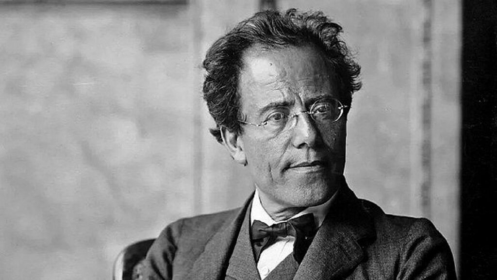 Wielka Symfonia nr 9 Gustava Mahlera - czarno biały portret artysty - fotografia
