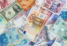 Zarobki skoczków w tym sezonie 2022/23 Na zdjęciu są różne waluty. Zarobki skoczków w tym sezonie 202223.