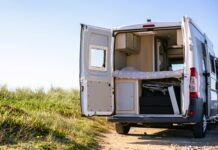 Praktyczne porady dotyczące opróżniania toalet turystycznych: jak zadbać o higienę i środowisko? jak bezpiecznie opróżnić toaletę w kamperze