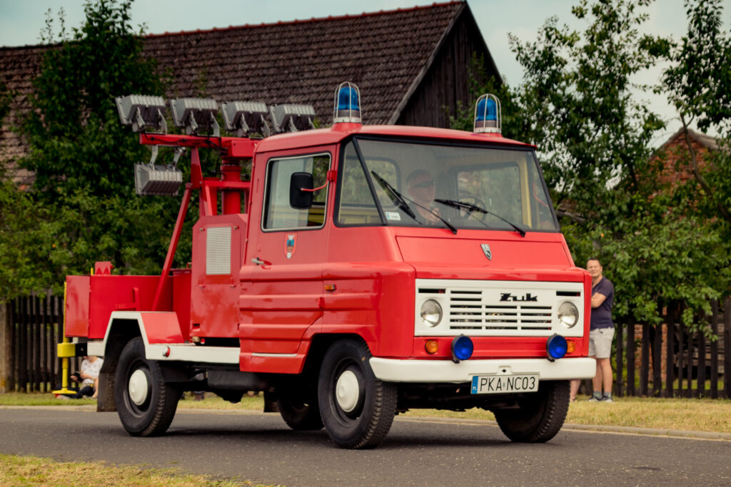 XIII Międzynarodowy Zlot Pojazdów Pożarniczych I miejsce w kategorii najpiękniejszy wóz zlotu Żuk A15 SON8 Straż Koźminek