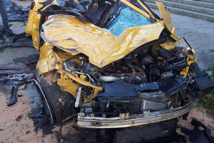 Koszmarny wypadek tuningowanego Renault Megane R.S