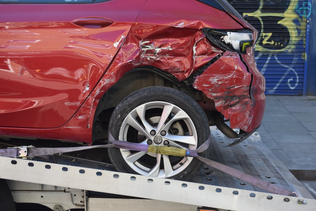 Diagnoza i ocena szkód samochodu przed przystąpieniem do prac blacharskich i lakierniczych