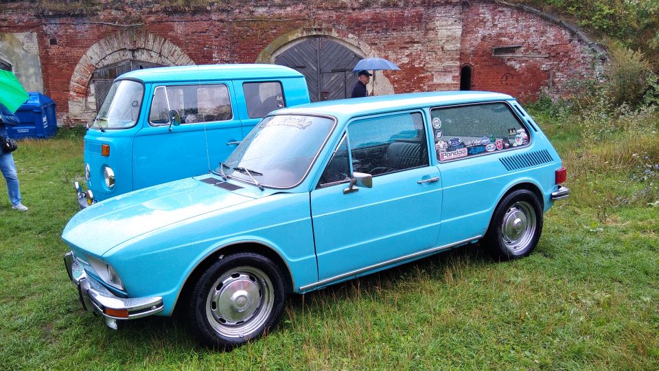 VW Brasilia rzadki widok takiej odmiany Garbusa na polskich drogach.
