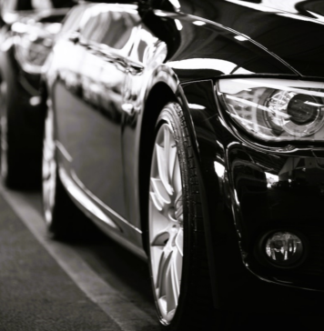 Ile kosztuje transport luksusowego auta na zdjęciu BMW serii 5