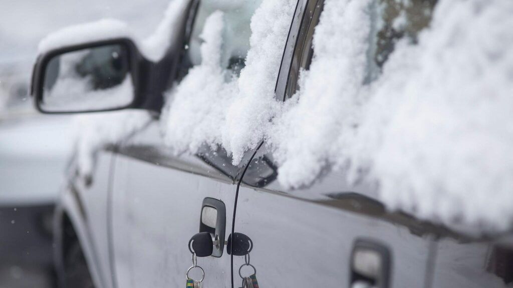 Nie czekaj z autem na zimę - co dalej - jak zamarzną zamki.
