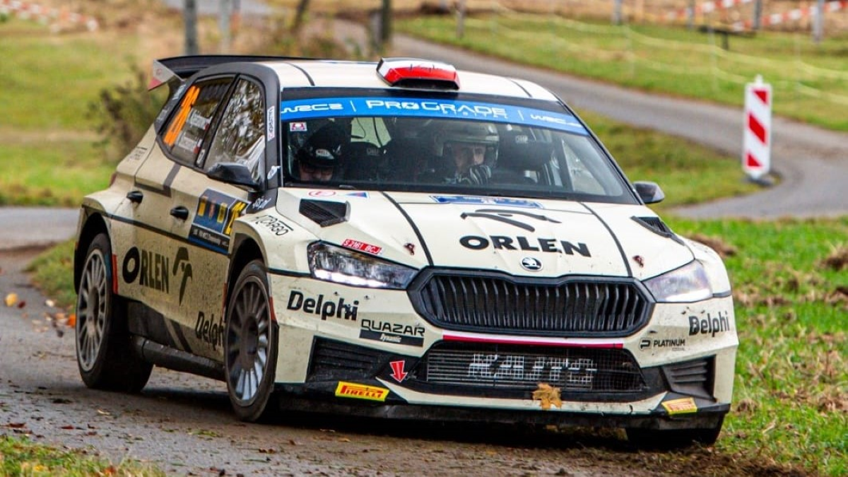 Kajetan Kajetanowicz walczy w Rajdzie Europy Centralnej WRC - ORLEN TEAM w akcji. samochód Skoda