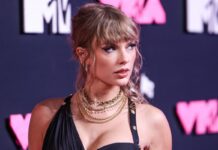 Taylor Swift - Człowiek Roku 2023 - na scenie piosenkarka podczas 2023 MTV Video Music Awards