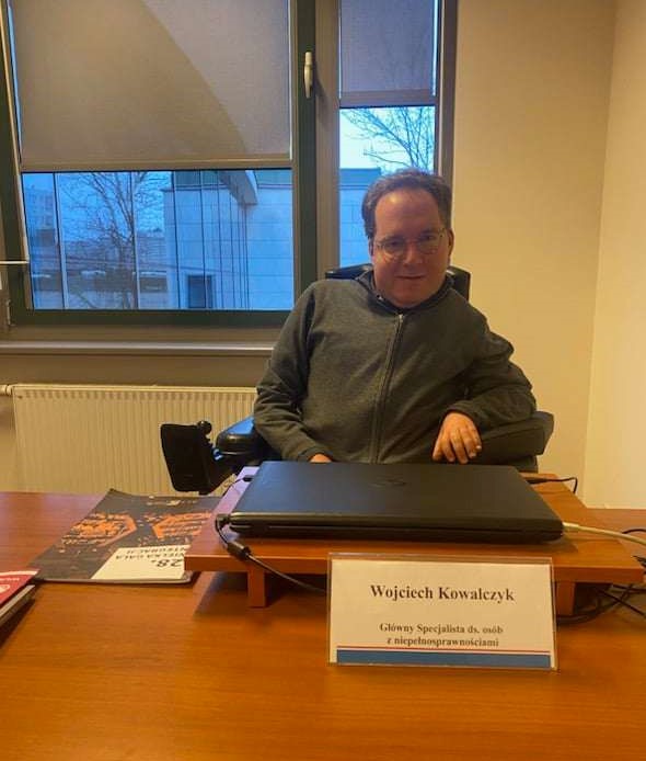 Wywiad z Wojciechem Kowalczykiem specjalista ds. osób z niepełnosprawnosciami
