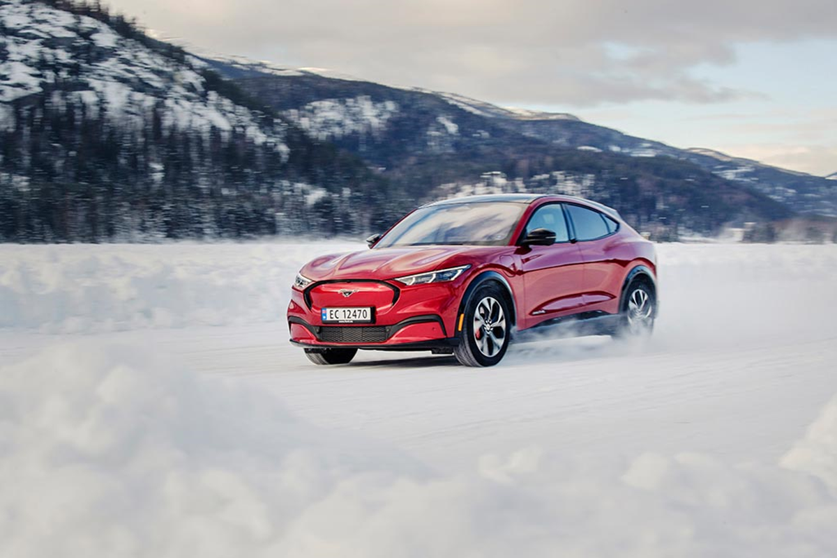 Ford Puma, Focus, Mustang – troska o bezpieczeństwo. Zimowa oferta ASO.