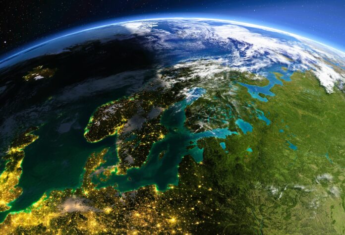 zakłócenia sygnału GPS nad Polską, nocne zdjęcie ziemi z kosmosu